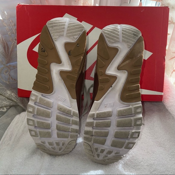 Women Air Max 90 Ultra SE “ Light bone”- Size 7 - Picture 9 of 9